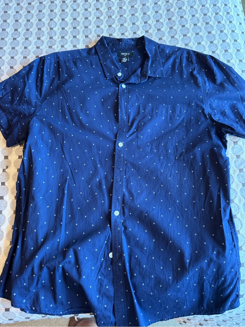 Forever 21 Men's Navy Blue Short-Sleeve Button-Down with Micro Dot Print